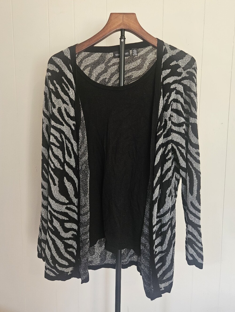 Nina Leonard Black & Silver Long Sleeve Zebra Print Blouse Size Large